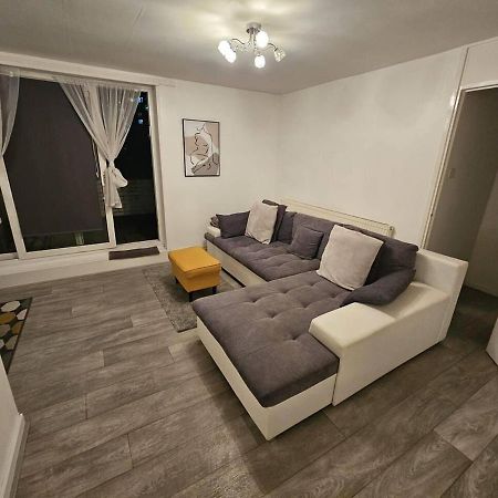 Stunning 1-Bed Apartment In Лондон Экстерьер фото