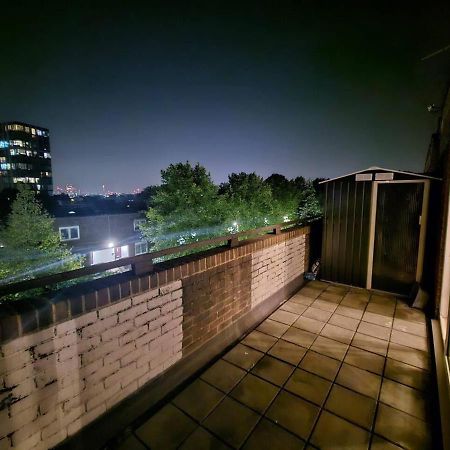 Stunning 1-Bed Apartment In Лондон Экстерьер фото